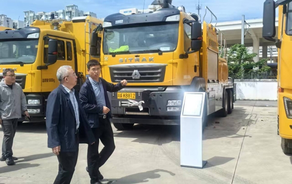 叶长春在成都开展“五一”节前安全检查暨城市排水防涝工作督导