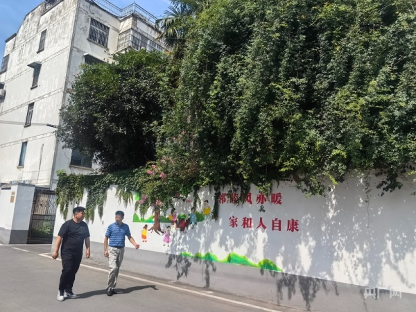 高质量发展看中国丨从“失管”到“善治”，老旧小区的“破局之道”